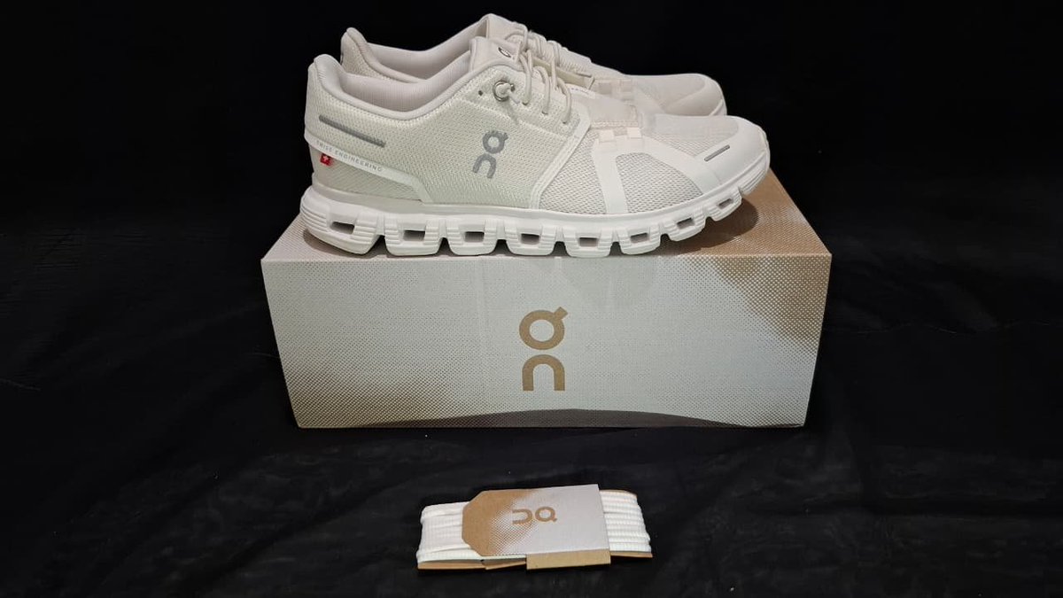 154centimeters's tweet photo. WTS Sepatu On Cloud 6 White untuk wanita. Ukuran 38.5
Original. Full dengan kardus
Baru dipakai 2x, dijual karena kekecilan
Harga marketplace > 2jt, dijual 1.8 nego https://t.co/KsyX2UZ3oN