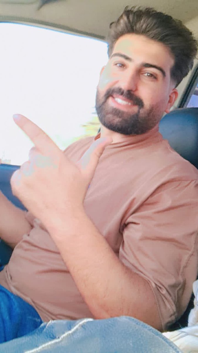 HichkasOfficial's tweet photo. جاویدنام #محمد_خسروی

راهت ادامه داره...

#جاویدشاه https://t.co/I7i17OV4HL