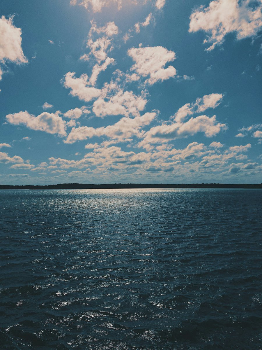 earthcurated's tweet photo. Every horizon holds the promise of a new adventure. https://t.co/1gaSuSFs0V