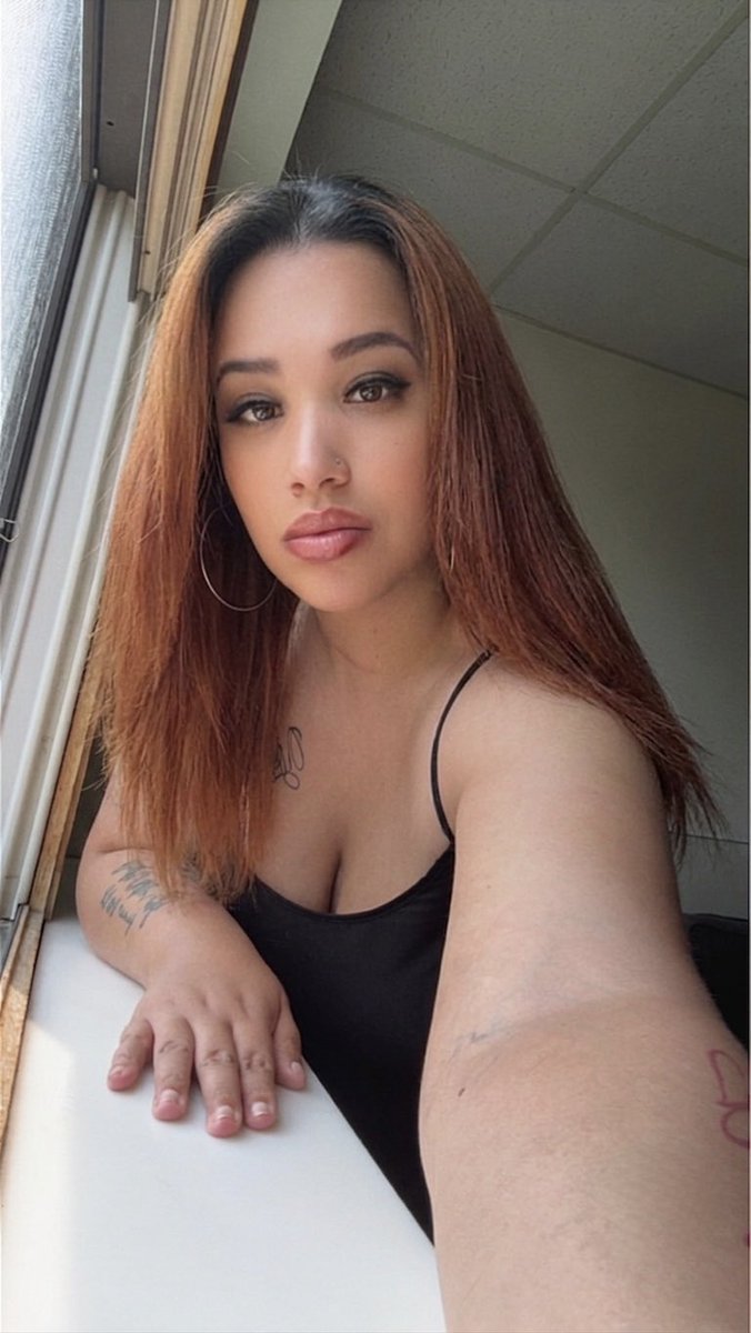 OfficiiallyNiNi's tweet photo. Always a good time for a selfie 🤳 🥰 ~ https://t.co/P4nStpgsD1