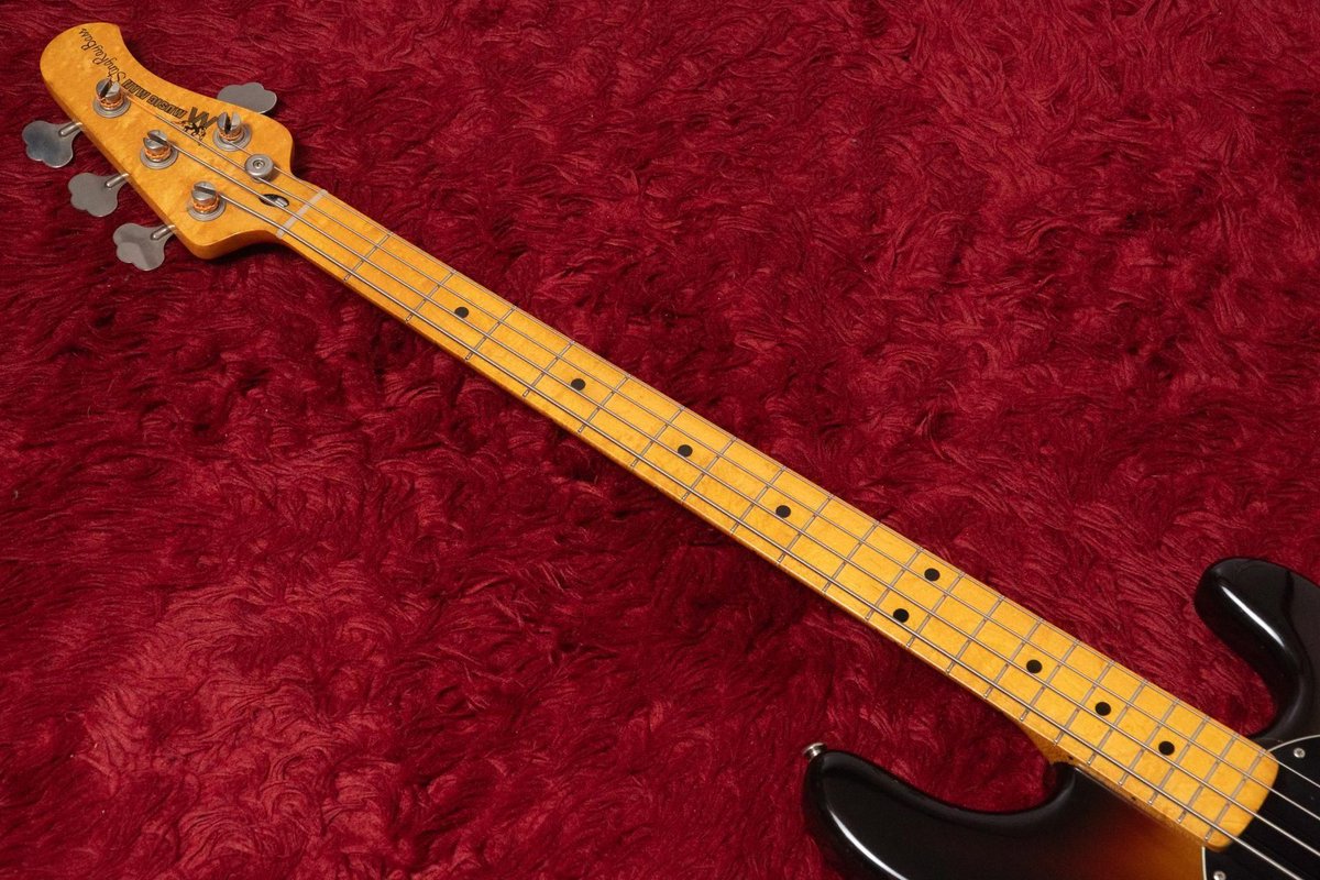 kaitorigeek's tweet photo. MUSIC MAN / StingRay 

買取いたしました！

1978年製Pre Ernie期のStingRay。ボディはAsh、ネック・指板は1ピースメイプル。PU・プリアンプはオリジナルで、ウッディかつパワフルなヴィンテージサウンドが魅力です。

↓LINEから簡単見積もり
https://t.co/8n3aOIOXLp https://t.co/U0u6v293D0