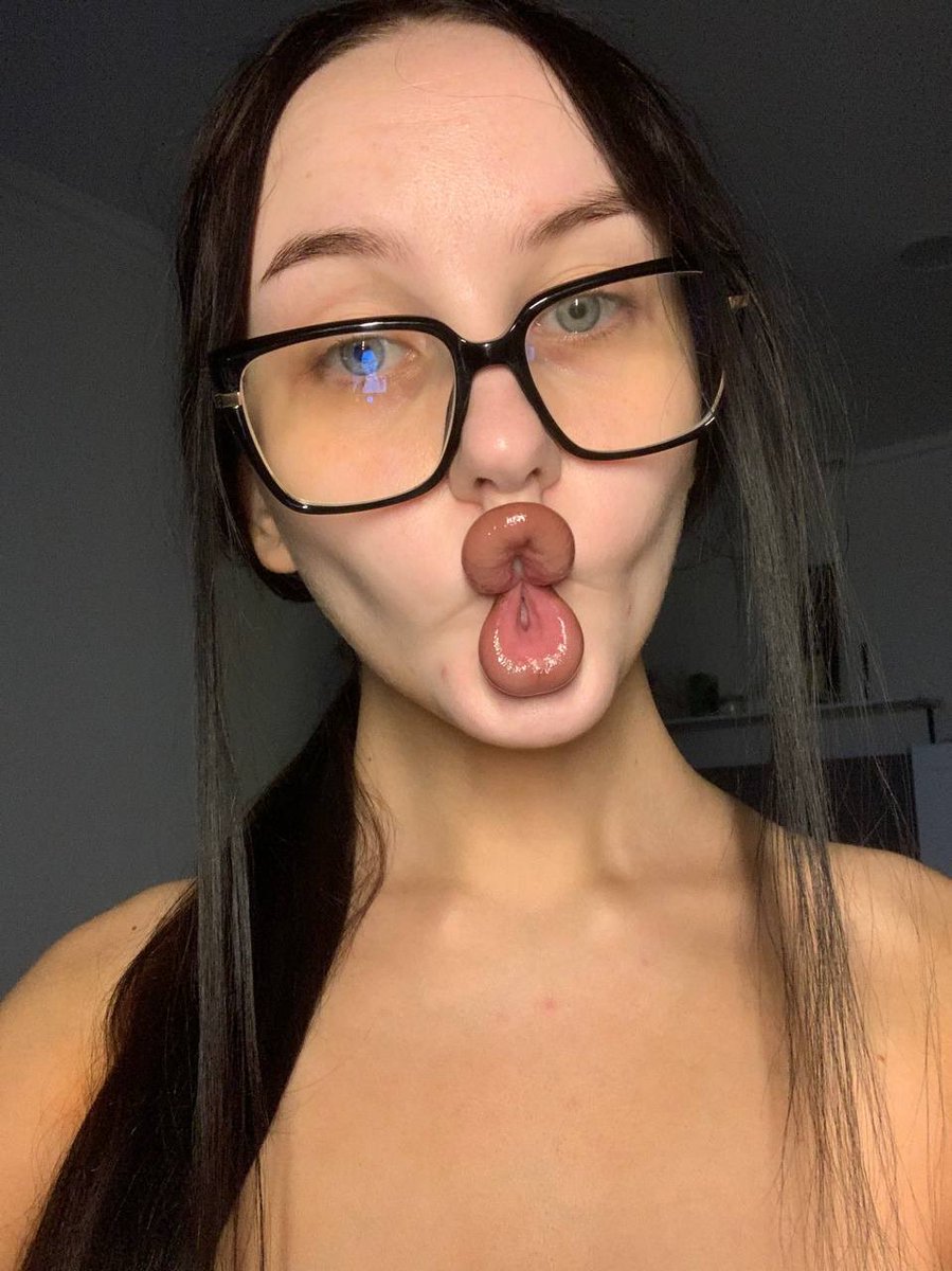 ggbb86239689's tweet photo. Do you want full makeup on while you throat fuck me https://t.co/YmRs47ac54