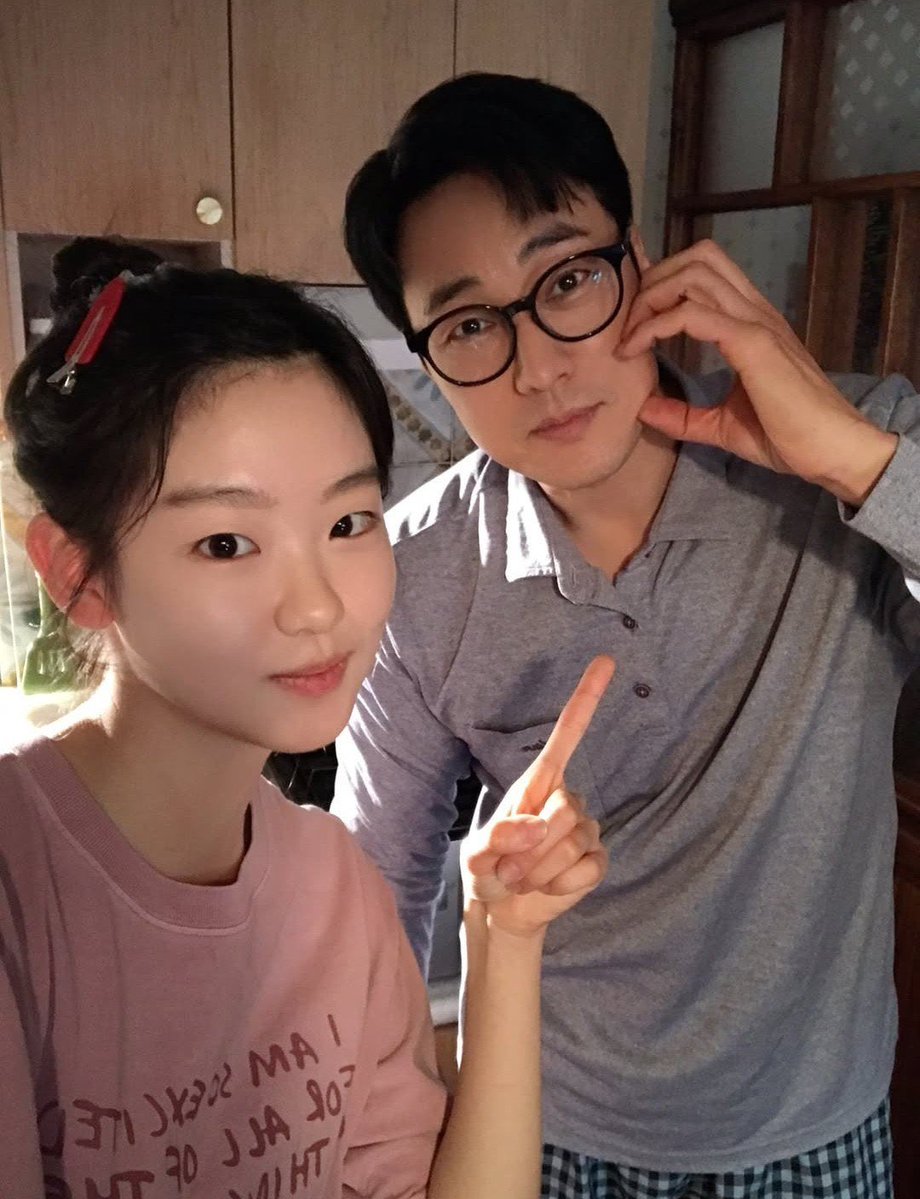 itscicilogy's tweet photo. “Awalnya pas syuting aku manggil beliau ‘sunbaenim’. Tapi belakangan ini pas ngobrol lagi, aku manggil ‘Appa’.”

Seo Sumin bilang kalau sampai sekarang dia masih manggil So Ji Sub dengan sebutan “Appa”. 🥹💖

Duo ayah–anak yang bener-bener nggak bisa dipisahin. 🫶🏻

#AgentKimReactivated