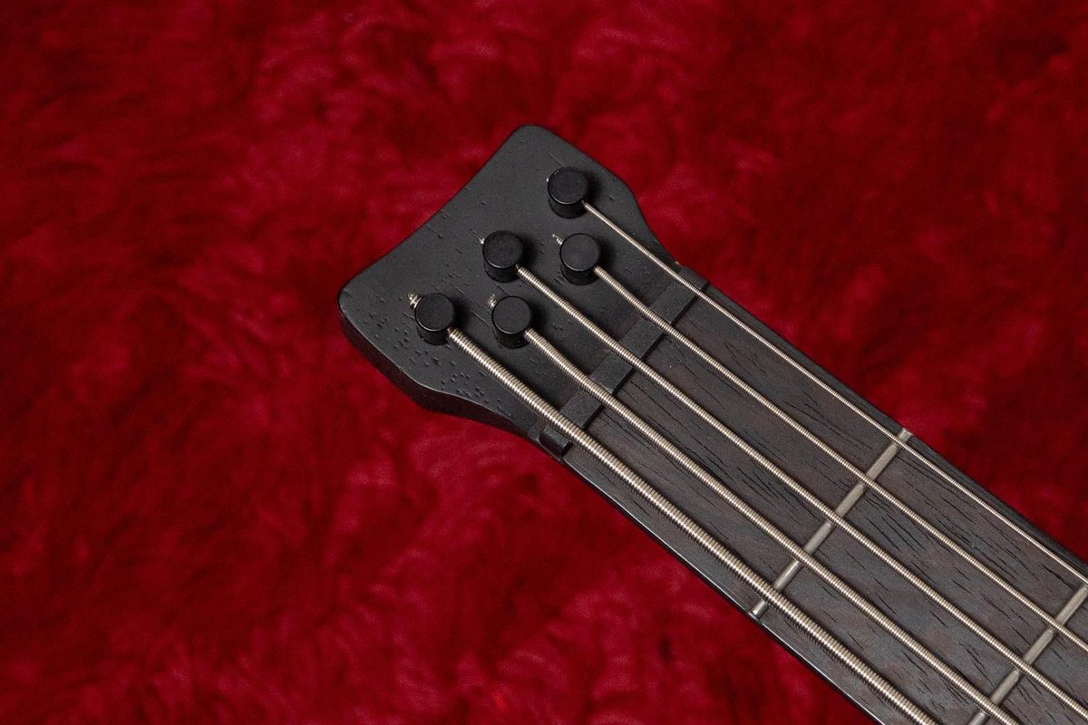 kaitorigeek's tweet photo. Ibanez / EHB1505 Stained Wine Red Low Gloss

買取いたしました！

アイバニーズのヘッドレス5弦。Nordstrand PUと3EQでパワフルかつクリアなサウンドを実現。演奏性抜群の一本です。

↓LINE見積もり
https://t.co/8n3aOIOpVR https://t.co/UfK5IgS2G0