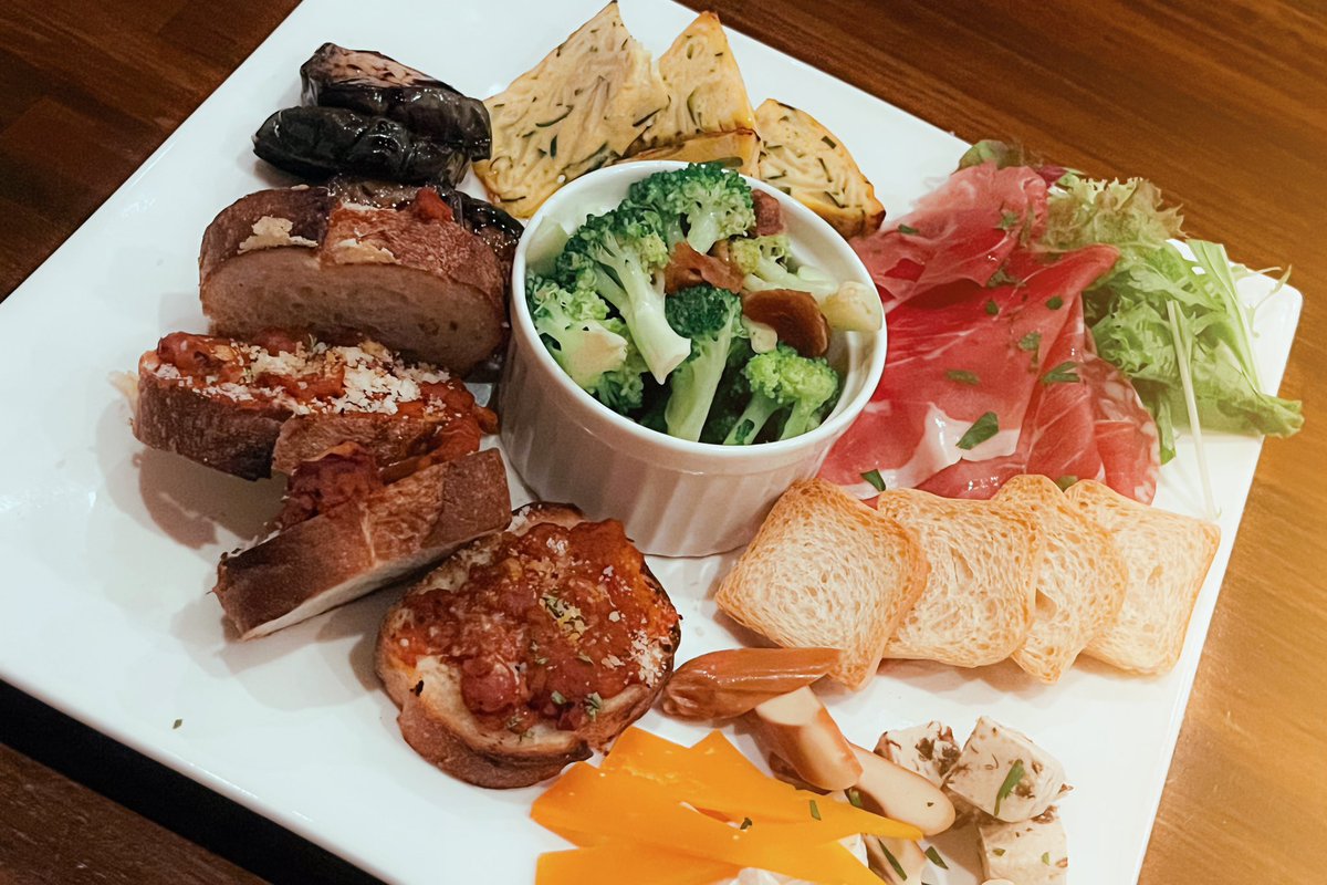 ahk_diary's tweet photo. お馴染みの方々と��いつもありがとうございます。 https://t.co/UuOEzfJNdR
