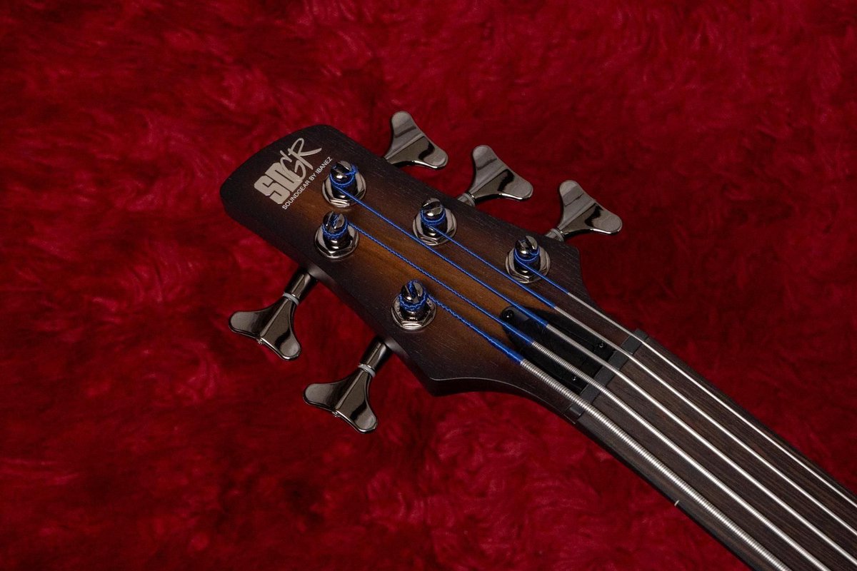 kaitorigeek's tweet photo. Ibanez / SRF705-BBF

買取いたしました！

アイバニーズSRシリーズのフレットレス5弦。長めに伸びた指板とBartolini PU、ピエゾの組み合わせにより立ち上がりの良い音から深みのあるウッディなサウンドまで幅広く表現できる一本です。

↓LINE見積もり
https://t.co/8n3aOIOXLp https://t.co/I7Py6slONk