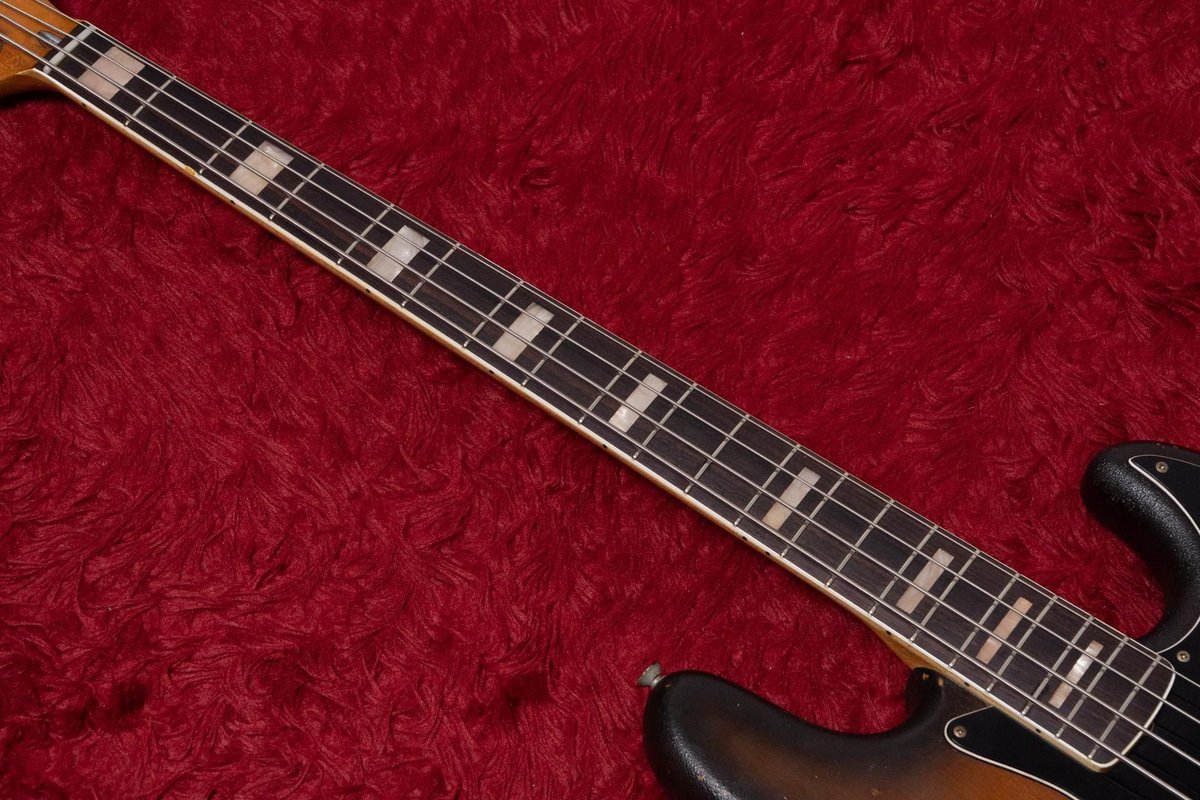 kaitorigeek's tweet photo. Fender / Jazz Bass 3TS 1975

買取いたしました！

1975年製のジャズベース。アッシュボディとローズ指板から繰り出されるマッシブな低音と豊かなミドルが魅力。歴史を感じる力強いサウンドです。

↓LINE見積もり
https://t.co/8n3aOIOXLp https://t.co/boMww7Gfol