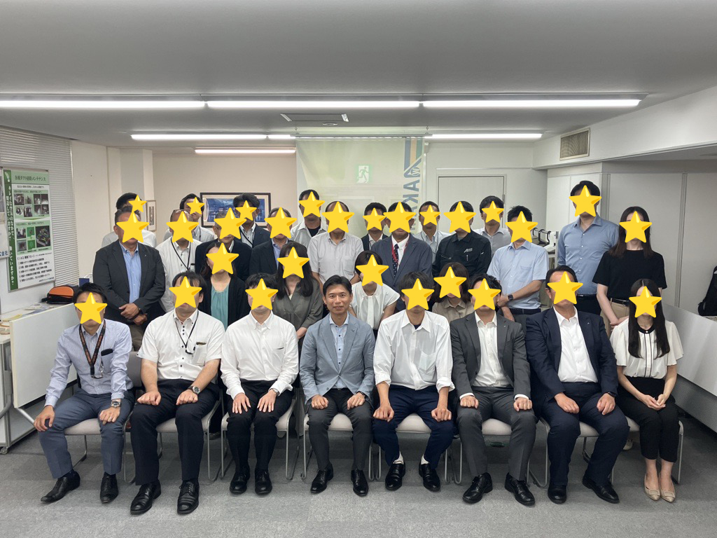 Akamon_Willex's tweet photo. 【改善提案の祭典 🎊Solution Meeting開催！】全社員参加で業務改善活動（QC）の成果を発表する年1回の大会を開催！予選を勝ち抜いた8部署が課題解決への取組みを熱く発表しました。審査員も全社員。どの発表も創意工夫にあふれ、接戦が予想される中、現在審査が進行中です！ #QC活動 #業務改善 https://t.co/yKYY7bxTyU