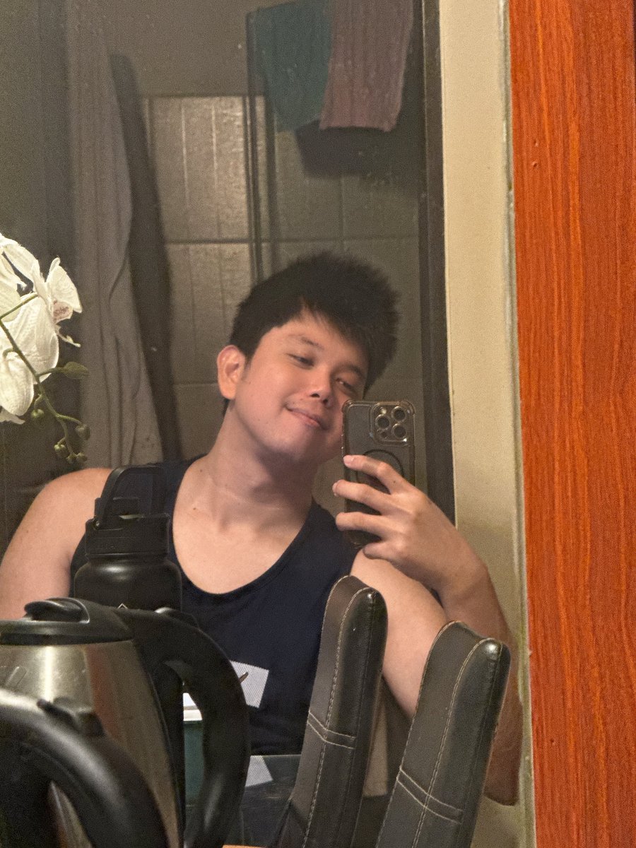 Im__Eon's tweet photo. Working on cutting. 🏃 https://t.co/9OzaywEvax