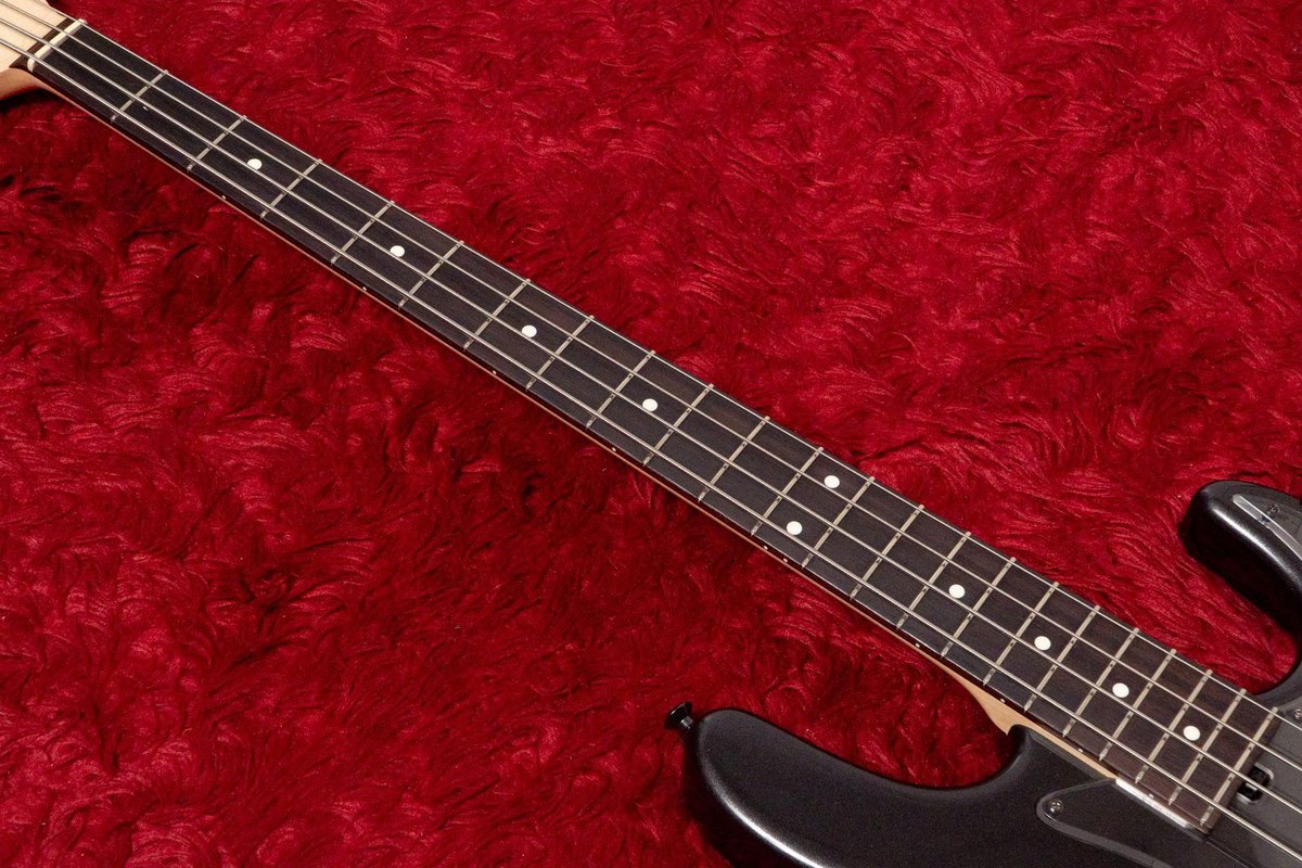 kaitorigeek's tweet photo. Kikuchi Guitars / Custom Bass 4st Charcoal Frost Metallic

買取いたしました！

菊地嘉幸氏が手がけるハイエンドJBモデル。チェンバードアルダーボディと特別仕様のEMG製EQが実現する、クリアでレスポンスに優れた極上の現代的サウンドです。

↓LINE見積もり
https://t.co/8n3aOIOXLp https://t.co/PeqigjvyyL