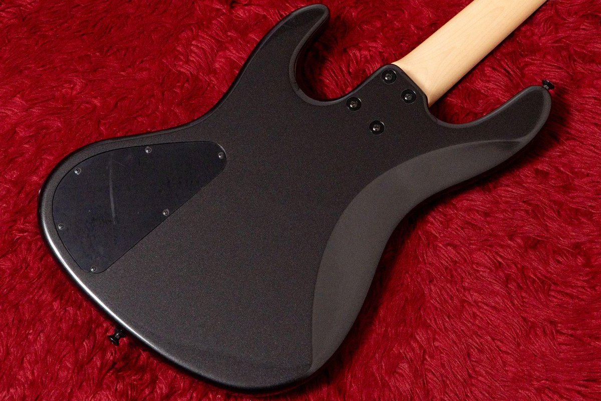 kaitorigeek's tweet photo. Kikuchi Guitars / Custom Bass 4st Charcoal Frost Metallic

買取いたしました！

菊地嘉幸氏が手がけるハイエンドJBモデル。チェンバードアルダーボディと特別仕様のEMG製EQが実現する、クリアでレスポンスに優れた極上の現代的サウンドです。

↓LINE見積もり
https://t.co/8n3aOIOXLp https://t.co/PeqigjvyyL