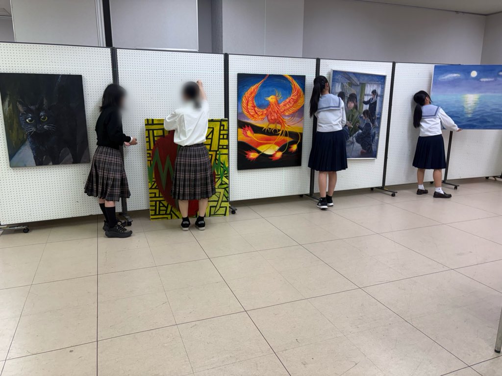 KNIT_10's tweet photo. KNIT展準備中の様子です‼️明日からリバーナホールで開催します😆︎💖‼️
ぜひ来てください‼️ https://t.co/XlPyZkzQKH