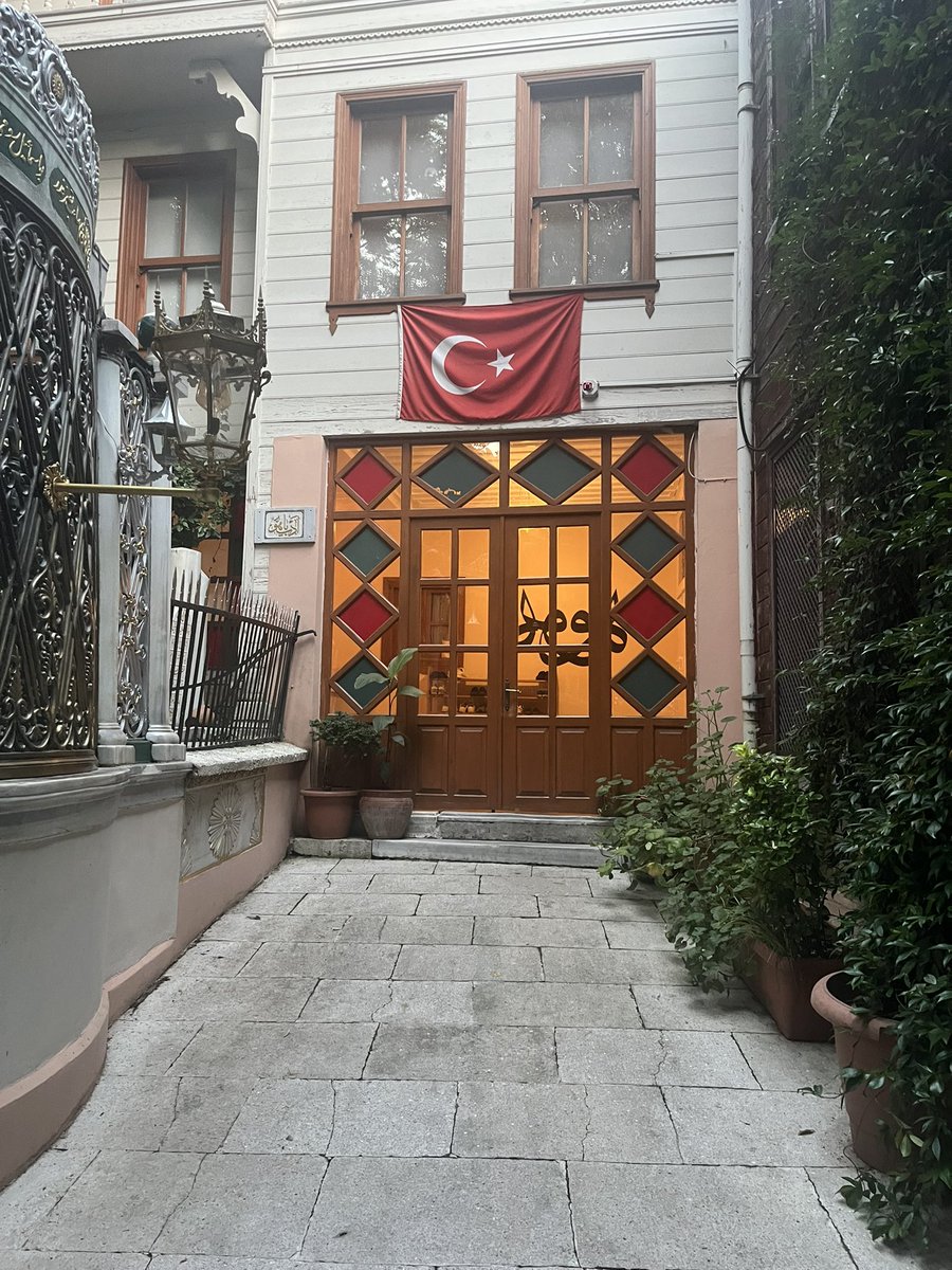 babalogluu's tweet photo. Tophane Kadirîler Tekkesi (Hacı Pîrî Camii) https://t.co/0mLv8r08wg