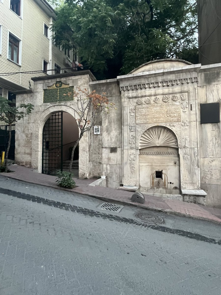 babalogluu's tweet photo. Tophane Kadirîler Tekkesi (Hacı Pîrî Camii) https://t.co/0mLv8r08wg