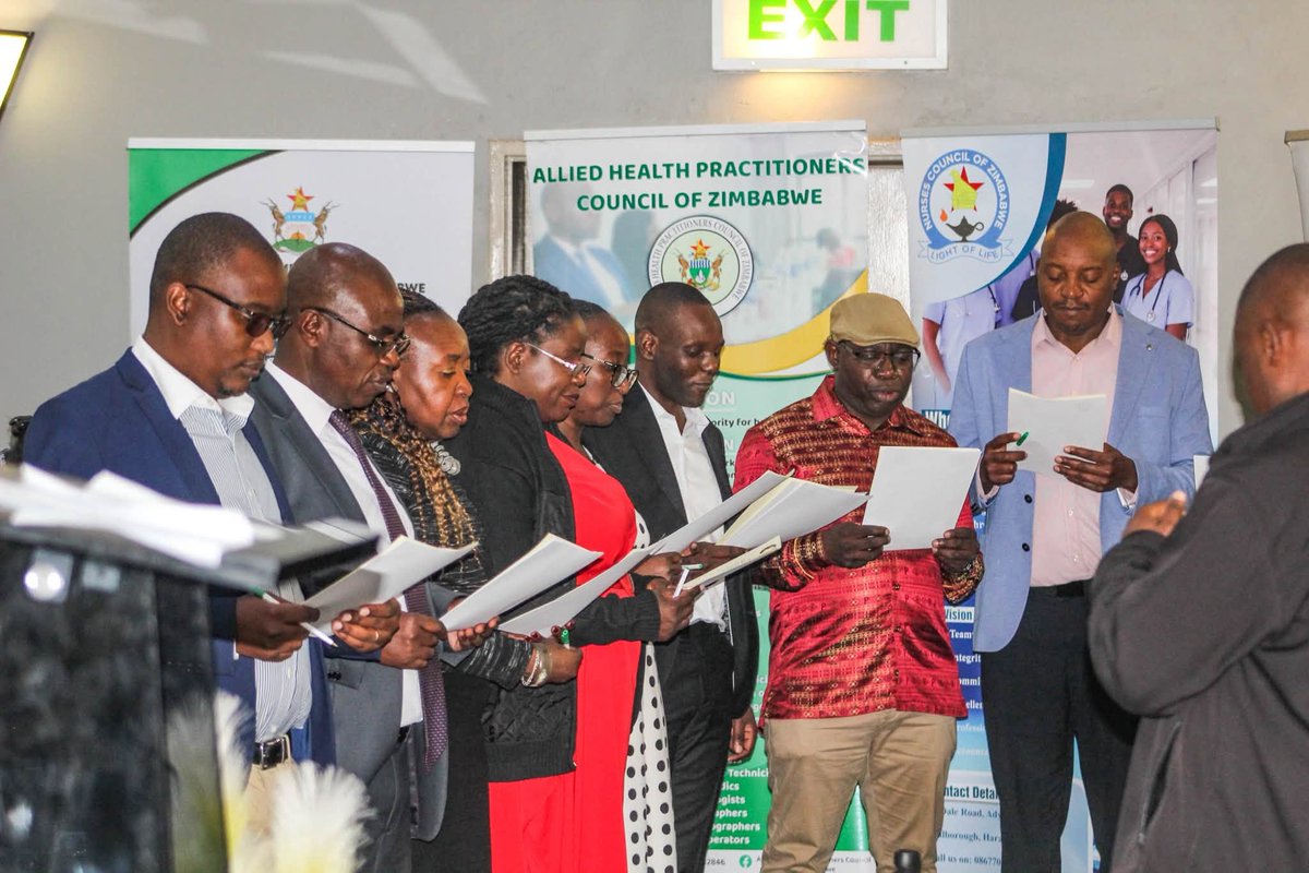 HPA_Zim's tweet photo. Building trust through ethical practice!

Moments from the Health Professions Authority (HPA) Integrity Pledge Signing Ceremony. Together, we stand for transparency and excellence in healthcare delivery.

#HPA #IntegrityFirst #HealthcareZimbabwe #Accountability https://t.co/5omwCl4QYa