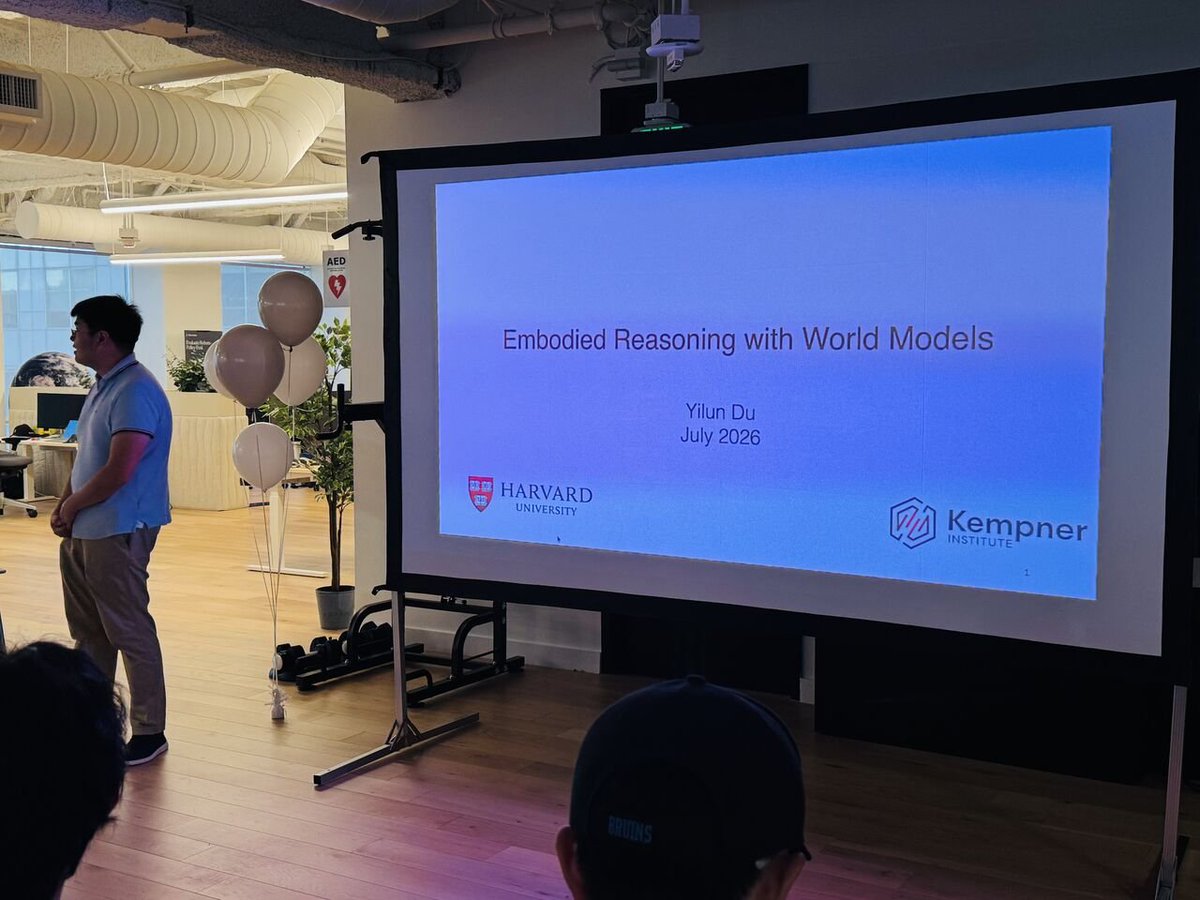 DengHokin's tweet photo. Yilun @du_yilun gave https://t.co/nquwdXfaKc first in-person lecture in SF: "Embodied Reasoning with World Models" 

Thanks to @moonlake @sunfanyun @sharonal_lee for hosting and preparing the place and @tripoai @1943aiml @shinshin_oob @xia_char @AikoDai_ for co-hosting and many friends from joining @saturdayrobotic @junfanzhu98