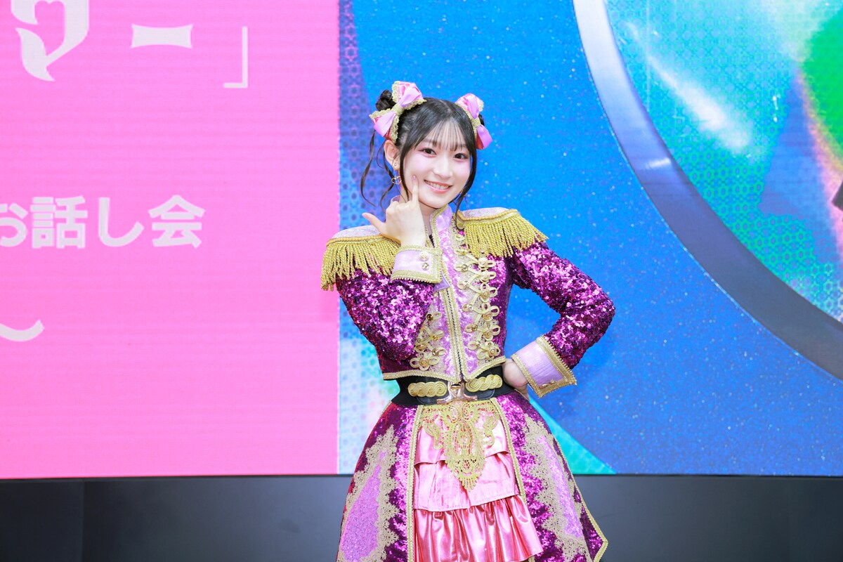 natalie_mu's tweet photo. 【ライブレポート】
宮本佳林、新シングル発売イベントで
「世界『HANAKIN』化計画」を宣言！

Juice=Juice「盛れミ」も披露
https://t.co/nzV91MuTsp

#宮本佳林 https://t.co/fhkZHvhqxy
