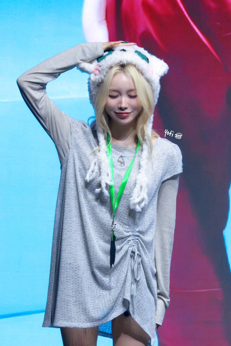 Yotinsol's tweet photo. 260726 상하이 팬사인회

사랑해(˶‾᷄ ⁻̫ ‾᷅˵)고마워

#빌리 #billlie #수현 #SUHYEON https://t.co/sSlkAhRiGv