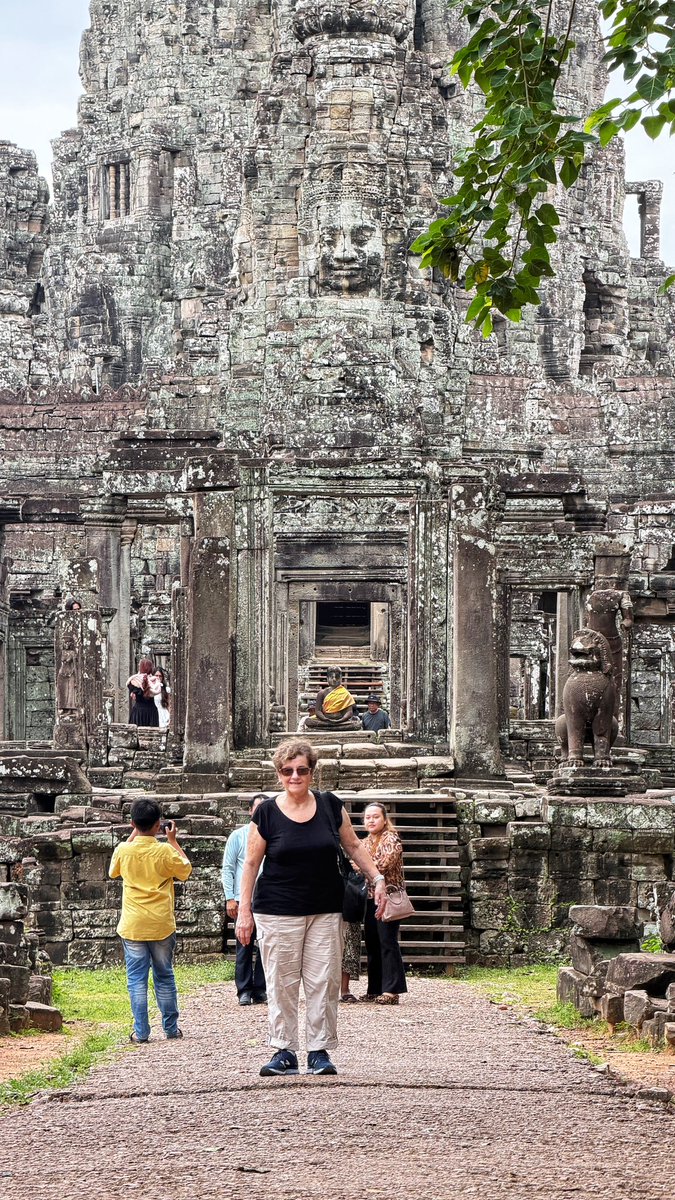 SarounSean's tweet photo. Bayon temple https://t.co/Igs5LNNEJK