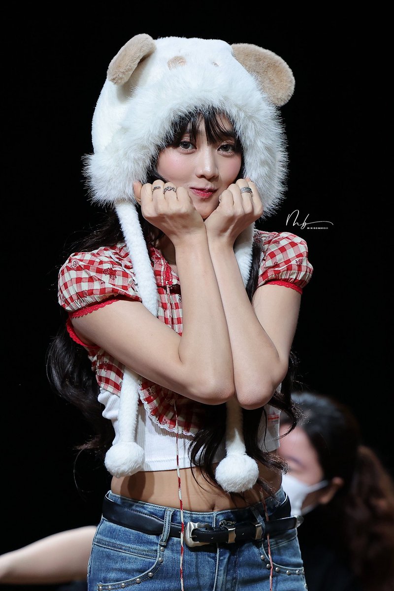minibomb0311's tweet photo. 260725 민니 ❤️❤️❤️

치명적인 귀여움 🥰

#IDLE #아이들 #민니 #Minnie #มินนี่ #ミンニ https://t.co/m66RooIK0b