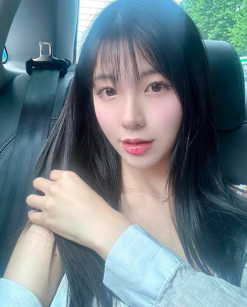 SivaVij25832818's tweet photo. 在家裡好無聊，現在好想做愛
有想修幹我的人嗎
在哪裡，點個讚，我來密你
#马来西亚 #新加坡 #马来西亚陪游 https://t.co/IPGkrbdy7y