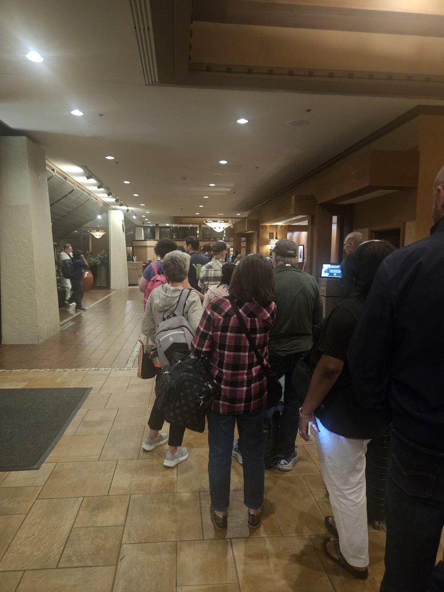 audkaub's tweet photo. @AlaskaAir   Thank you for a shifty ending to a great vacation. 3rd line after you cancelled a flight 7 hours after you knew it wouldn't fly.   Poor customer service https://t.co/CghxquhjE1