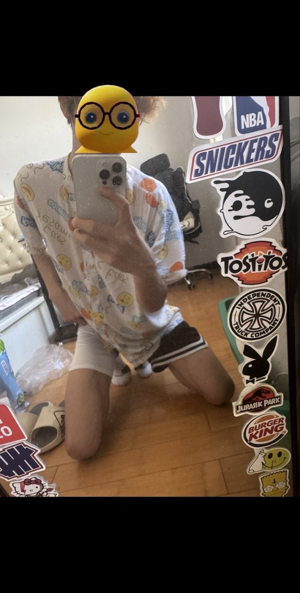 WZX442's tweet photo. 今天差点没绷住，咋就没人找我过🚪呢。#mlm #篮球袜s #体育生 #男高 #gay #年下 #粗口 #奶1 #薄肌 #球袜 #粗大持久怕你会受不了 https://t.co/nwXRqeUm1Z