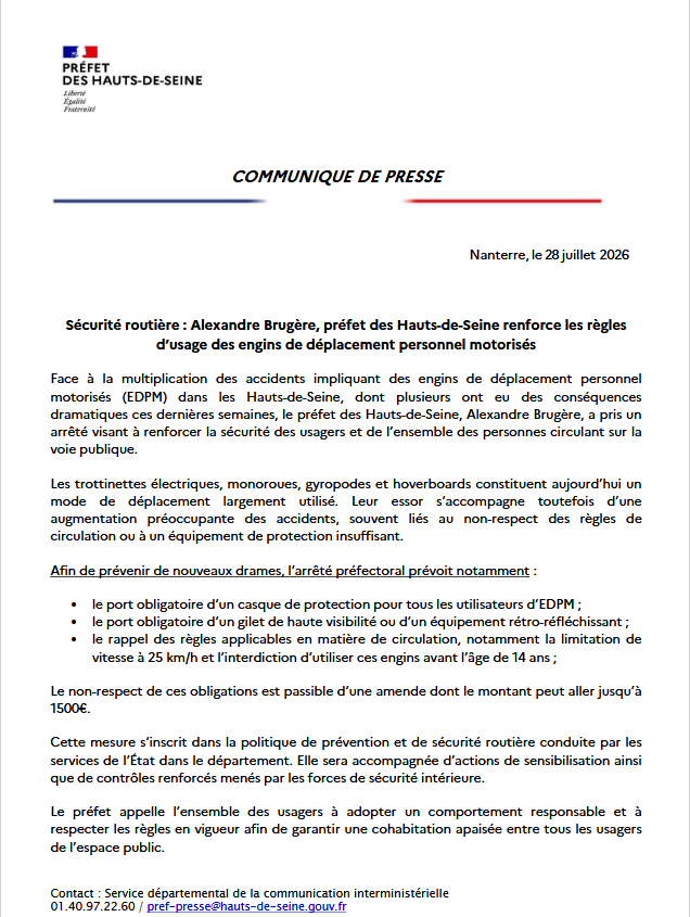 Prefet92's tweet photo. 🔴 Chaque accident est un drame de trop.

Face à l'augmentation inquiétante des accidents impliquant des engins de déplacement personnel motorisés dans les #HautsdeSeine, le préfet Alexandre Brugère renforce les règles de sécurité.

Désormais :
 ✅ Port du casque obligatoire ;
 ✅ Port d'un gilet haute visibilité ou rétro-réfléchissant obligatoire ;
 ✅ Rappel des limitations de vitesse et de l’âge minimum d’utilisation.

Protégez-vous et respectez les règles. Une vie vaut plus qu’un trajet. 👇