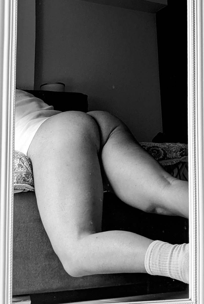 uranusrings69's tweet photo. Getting ready for work 🤢 https://t.co/aLXBwo5rX8