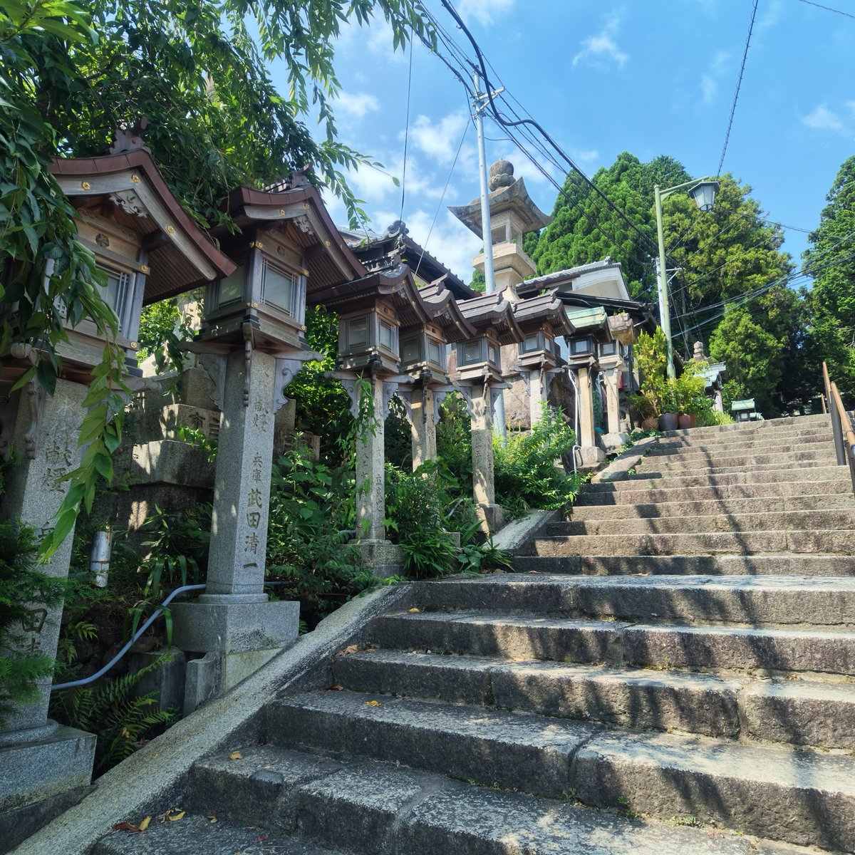 climbamountain8's tweet photo. 山の上はとても涼しくて、山頂の遊園地から大阪を一望できます🏔️

#ハイキング
#生駒山
#大阪 https://t.co/W9McKZxZrb