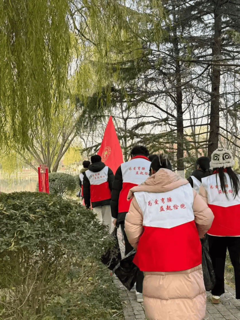 bobo_becca60817's tweet photo. Amazing campus volunteer club activity this weekend! We'll clean up the lakeside park, distribute reusable bags, and chat with locals about environmental protection. Join us to make our city greener! Sign up via the link in bio~ https://t.co/UrZAYeJJv1