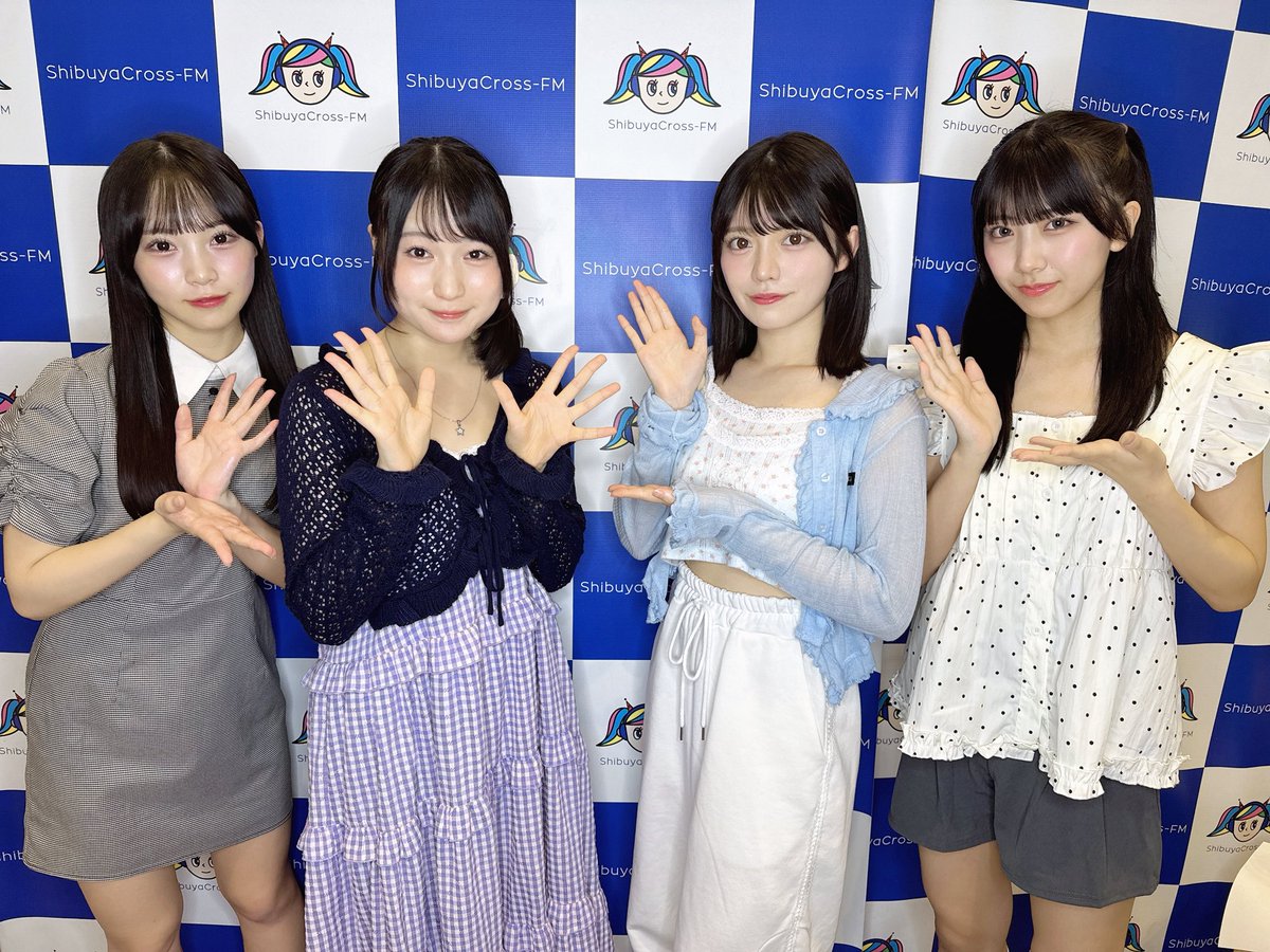 2ziconkoreradi's tweet photo. #虹コンのコレってラジオだったよね？

この後17時から
#コレラジ です🌈

ご視聴はコチラ📻
https://t.co/nWIRxarvOd
（無料観覧あり）

#虹コン
#尾林結花
#石浜芽衣
#青山詩
#前嶋杏乃 https://t.co/1kUPghN3aa