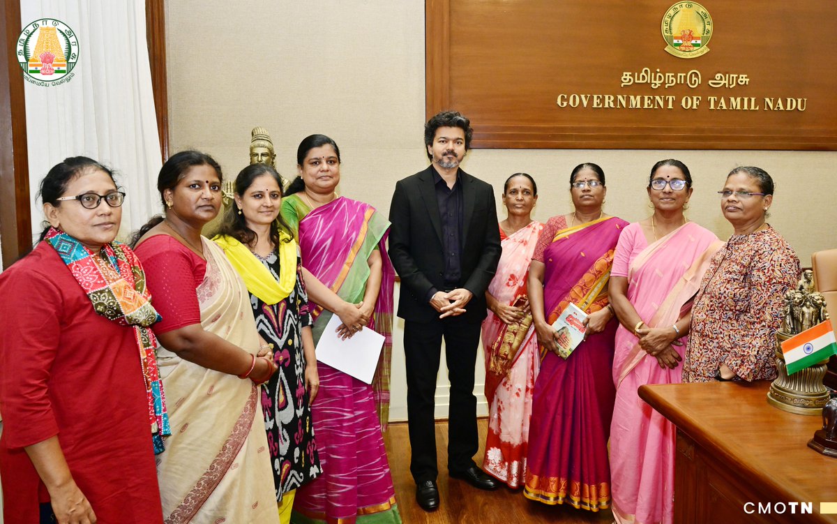 CMOTamilnadu's tweet photo. மாண்புமிகு தமிழ்நாடு முதலமைச்சர் திரு.ச. ஜோசப் விஜய் அவர்களை இன்று (29.07.2026) தலைமைச் செயலகத்தில், அனைத்து பெண்கள் கூட்டமைப்பின் சார்பில் திருமதி ஜி. மஞ்சுளா, 
திருமதி எம். கண்ணகி, திருமதி ஜி. பிரமிளா, திருமதி ஏ. ராதிகா, மனிதி செல்வி, திருமதி எம். பிலோமினா, திருமதி எஃப். மேரி லில்லிபாய��, அருட்பணி ஜாக்குலின் ஜோதி ஆகியோர் சந்தித்துப் பேசினர்.
#CMJosephVijay‌