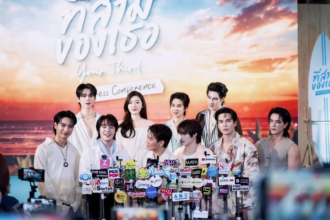Fluke_Official's tweet photo. IG notemakeup : จบงานไปอย่างอุ่นมากๆ แฟนๆ พี่แม็กน้องณฐ มาให้กำลังใจกันล้นหลาม ขอบคุณแฟนๆ ของพี่แม็ก และน้องณฐ ทุกๆคน ที่มาให้กำลังใจ มาร่วมงานดู ที่สามของเธอ อีพี 1 และคอยเชียร์อัพตลอดทั้งงาน ขอให้ซีรีย์ ที่พี่แม็ก น้องณฐ พี่ชีวิน และน้องๆ นักแสดง ทุกคน ที่ตั้งใจทำออกมาเพื่อแฟนๆ  ขอให้ซีรีย์ ประสบความสำเร็จ และถูกใจทุกๆคน ฝาก ที่สามของเธอด้วยนะครับ พี่แม็ก น้อง ณฐ สู้ๆ
ฝากทุกคนเอ็นดู ปีเตอร์แพน ฟลุ้ค ด้วยนะครับ ❤️

#ที่สามของเธอEP1
#ที่สามของเธอSeries
#YourThirdSeries
#เจ้าแก้มก้อน #fluke_natouch