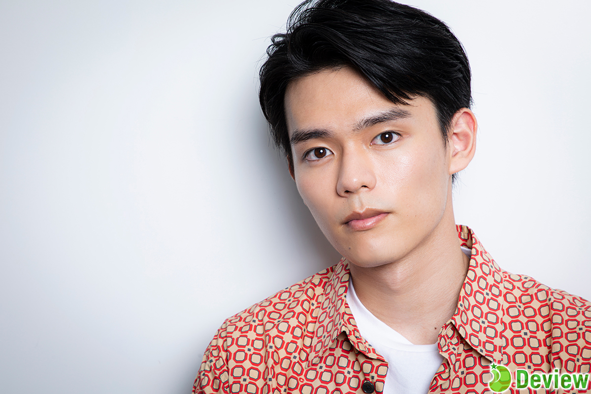 Deview_staff's tweet photo. ꙳✧˖°⌖꙳✧˖°⌖꙳✧˖°⌖꙳✧˖°⌖꙳✧˖
🌟NEW INTERVIEW🌟
꙳✧˖°⌖꙳✧˖°⌖꙳✧˖°⌖꙳✧˖°⌖꙳✧˖

⚠️応募締切迫る！8/2(日) 23:59まで⚠️
第48回ホリプロタレントスカウトキャラバン
「THE ACTOR ジ・アクター」開催中！！

✅ #日向亘 インタビュー
「グランプリ発表の瞬間は、今でも鮮明に覚えています」

デビューのきっかけとなった『HORIPRO MEN'S STAR AUDITION』（2019年）でのエピソードや、俳優として転機になった作品についてなど、たっぷりと語ってもらいました！

https://t.co/zb9KLxe0j7 

#ホリプロタレントスカウトキャラバン