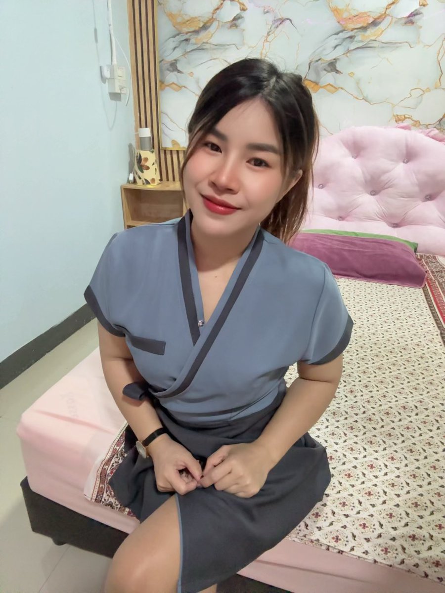 Nanniie91's tweet photo. 📱หมอ ต้นหอม📱
ร้านนวด เฮือนรถม้า ลำปาง 💆🏻‍♀️
เมื่อย ๆ แว���มานวดได้นะคะ
แอดไลน์ร้าน หรือ Tel. 095-994-2326 📞
เปิด 10.00-23.00 ⏰
#นวดลำปาง 
#ร้านนวดลำปาง https://t.co/oNvSJe0Jx4