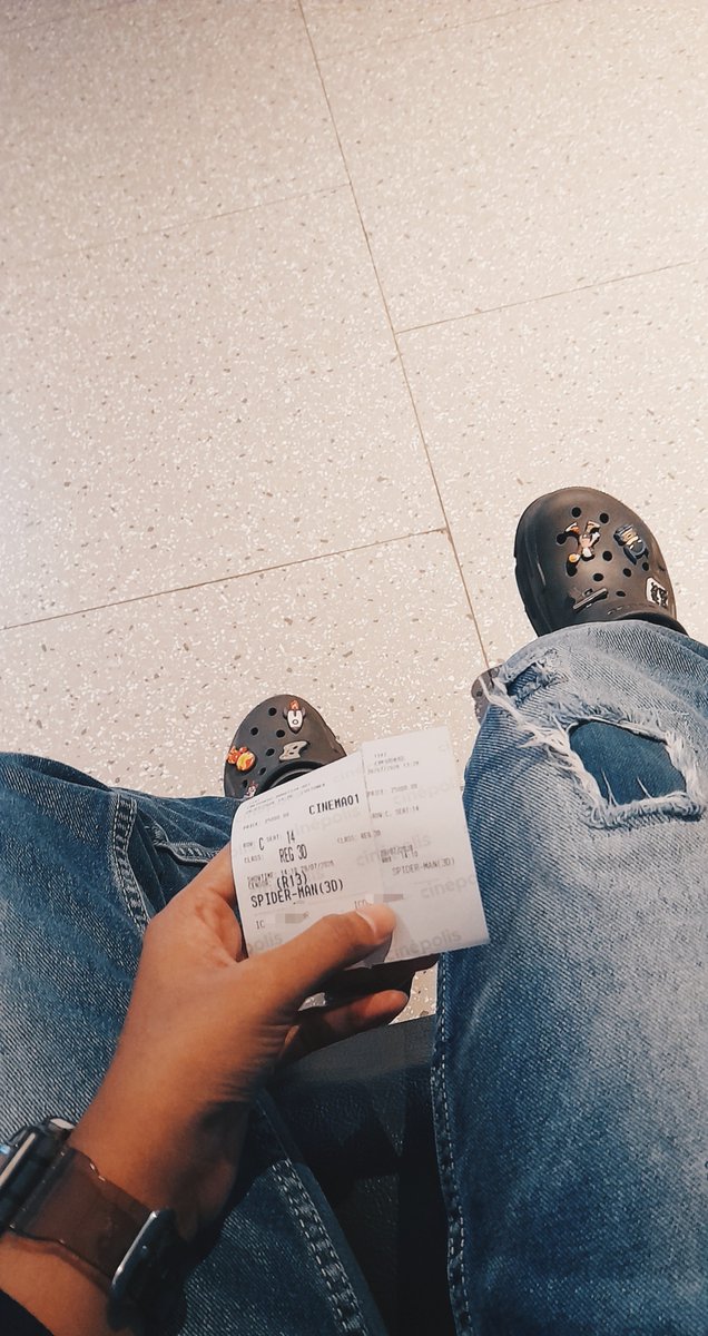 UF_C_'s tweet photo. peter, i'm hereee https://t.co/6kK8tCIo5T