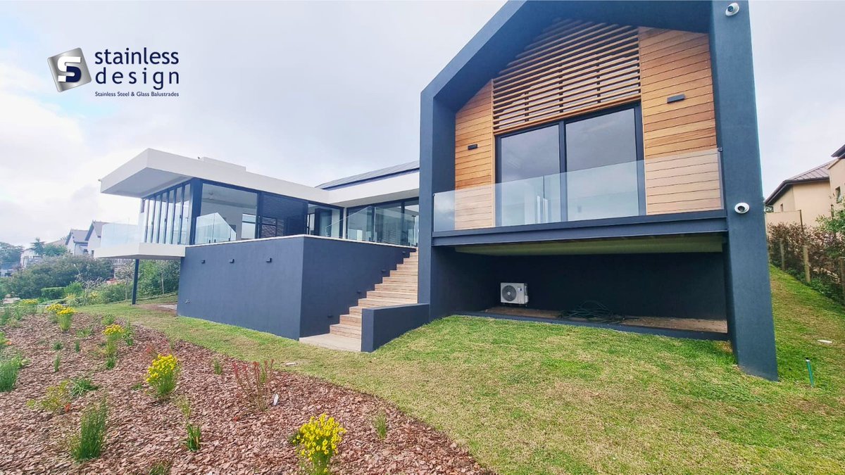 StainlessInfo's tweet photo. stunning frameless glass balustrade, expertly installed by one of our approved professionals.

Featuring our locally manufactured stainless steel components for a modern finish.

🌐 https://t.co/Z44ZRkMXcv

#StainlessDesign #FramelessGlass #GlassBalustrade  #Architecture https://t.co/9sHjQ2aEdz