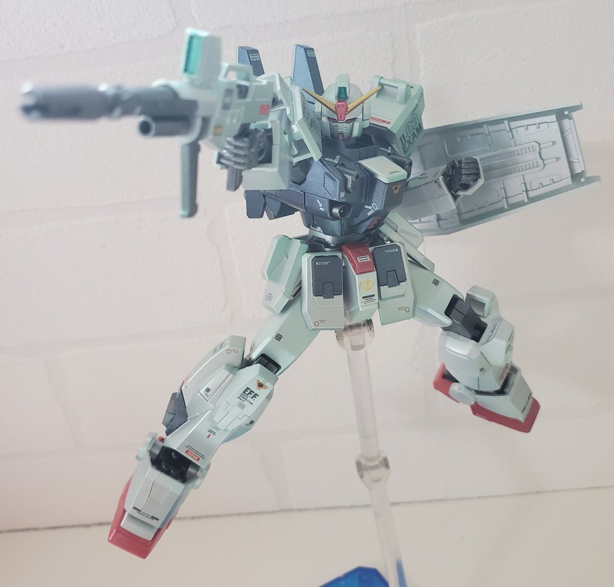 7unionNara's tweet photo. HGUC ブルーディスティニー2/3号機 EXAM
2号機のニムバス仕様は仕上げにクリアーレッドでEXAM再現
マリオン仕様は仕上げにクリアーグリーンで塗装
3号機は��来EXAMはレッドだがニムバスとの対比でパッケージのようにマリオンが呼応しているようにクリアーグリーンで塗装
#ガンプラ
#ガンダム https://t.co/KEYJyMf7bT
