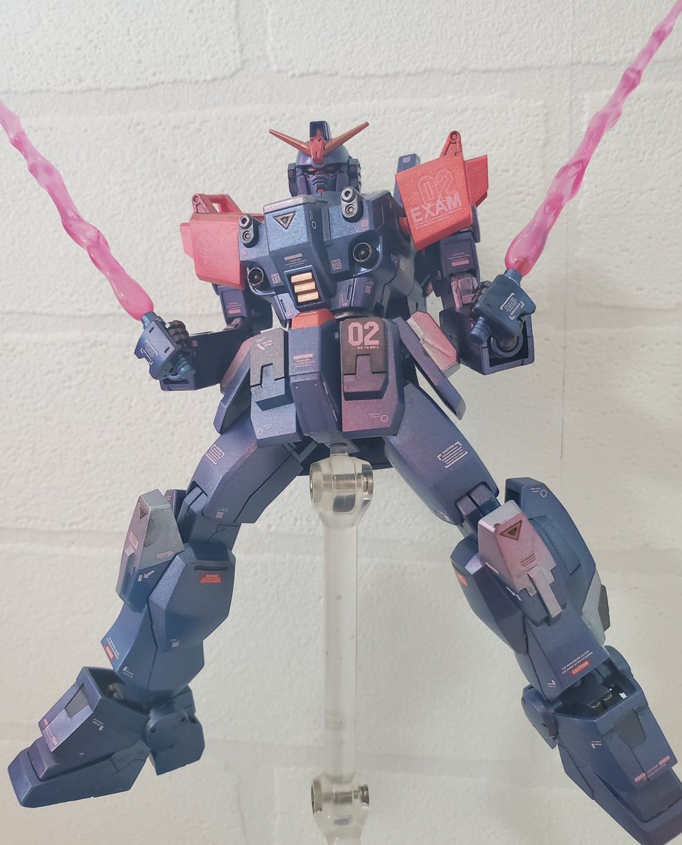 7unionNara's tweet photo. HGUC ブルーディスティニー2/3号機 EXAM
2号機のニムバス仕様は仕上げにクリアーレッドでEXAM再現
マリオン仕様は仕上げにクリアーグリーンで塗装
3号機は��来EXAMはレッドだがニムバスとの対比でパッケージのようにマリオンが呼応しているようにクリアーグリーンで塗装
#ガンプラ
#ガンダム https://t.co/KEYJyMf7bT