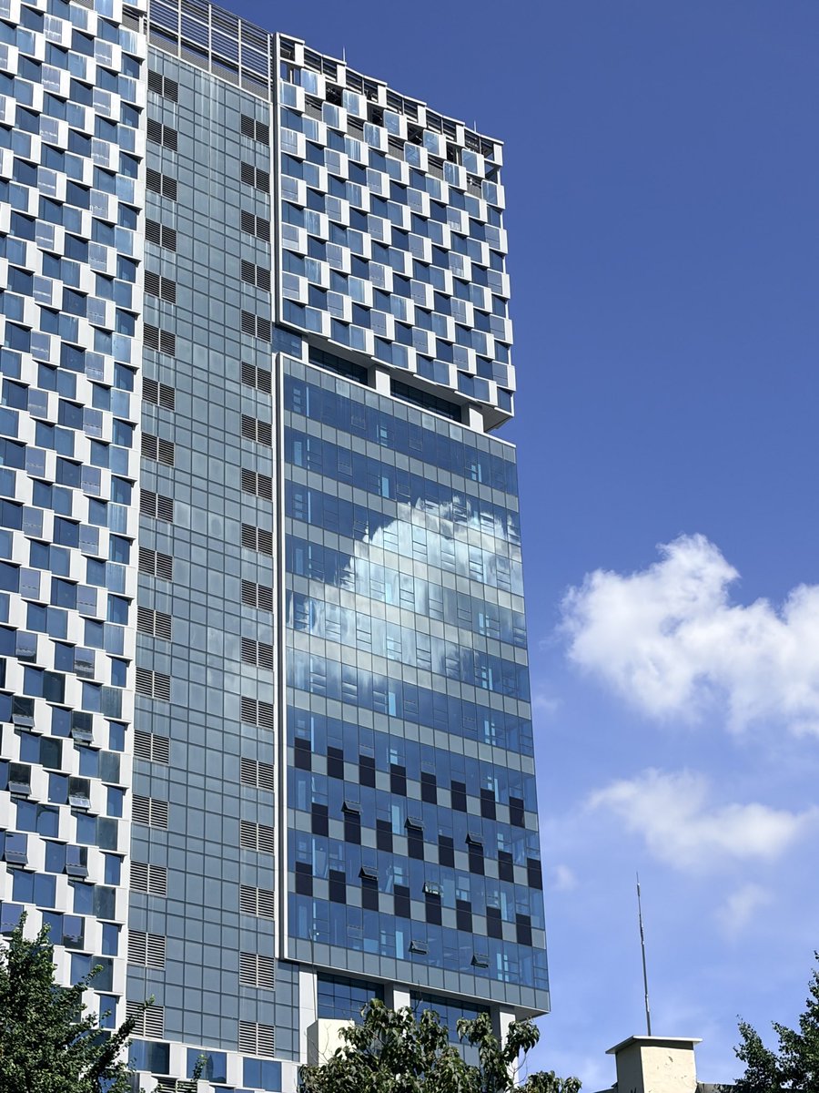 Warm1word's tweet photo. 🏢🩵💚 https://t.co/cORbtGjpl9