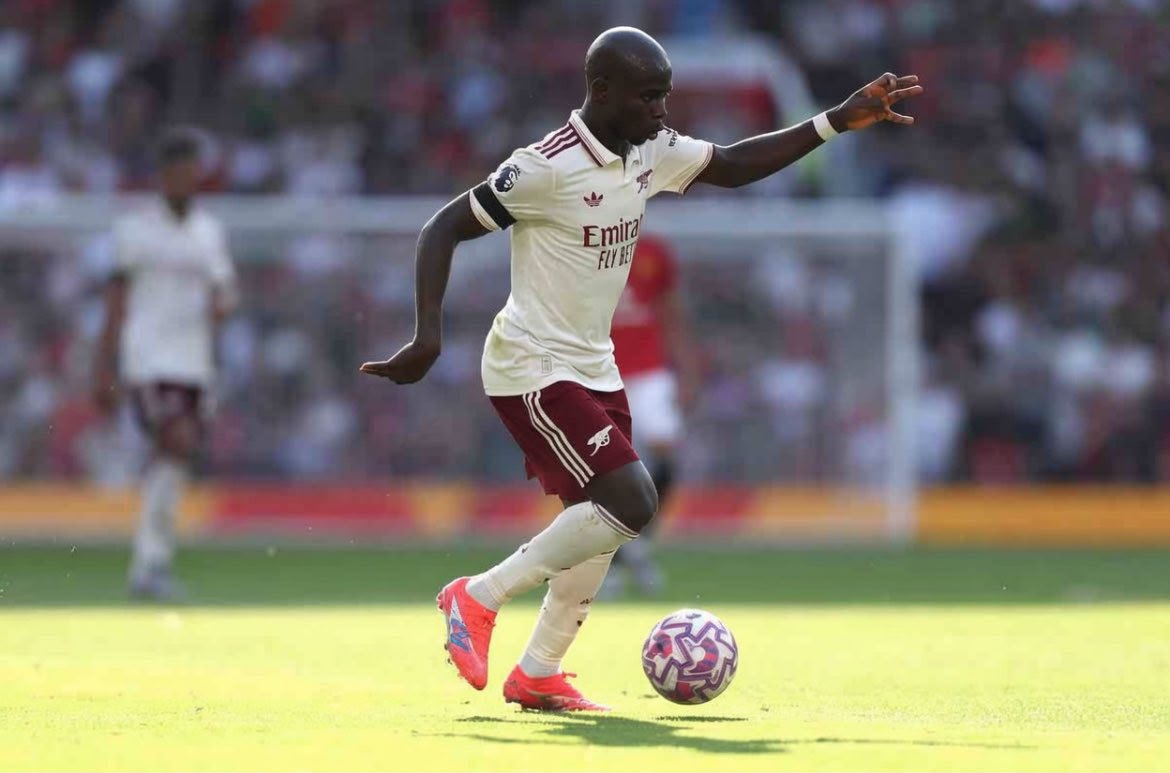 AFCAMDEN's tweet photo. The league isn’t ready for bald Saka https://t.co/t5r0RpFptt