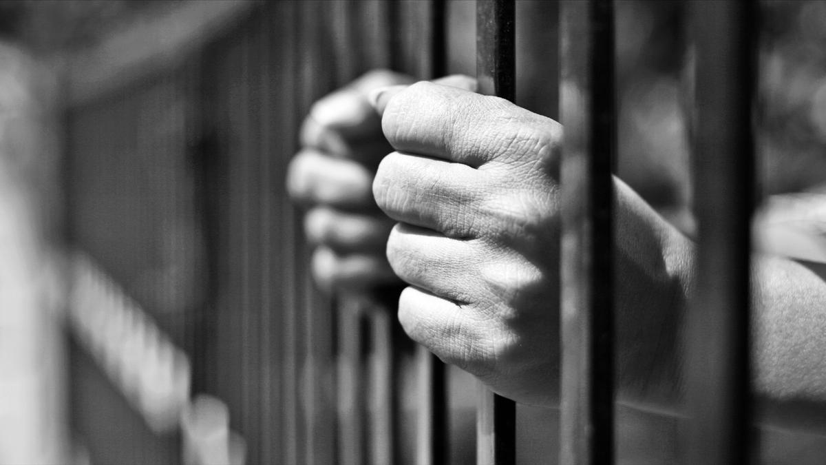 the_hindu's tweet photo. Following the arrest of three teachers in Kerala in an expanding synthetic drug bust, the newly-constituted Special Investigation Team (SIT) of the Kozhikode Rural police is in search of a number of recently identified financial intermediaries, including women and students.

https://t.co/EaioZxwDQ0