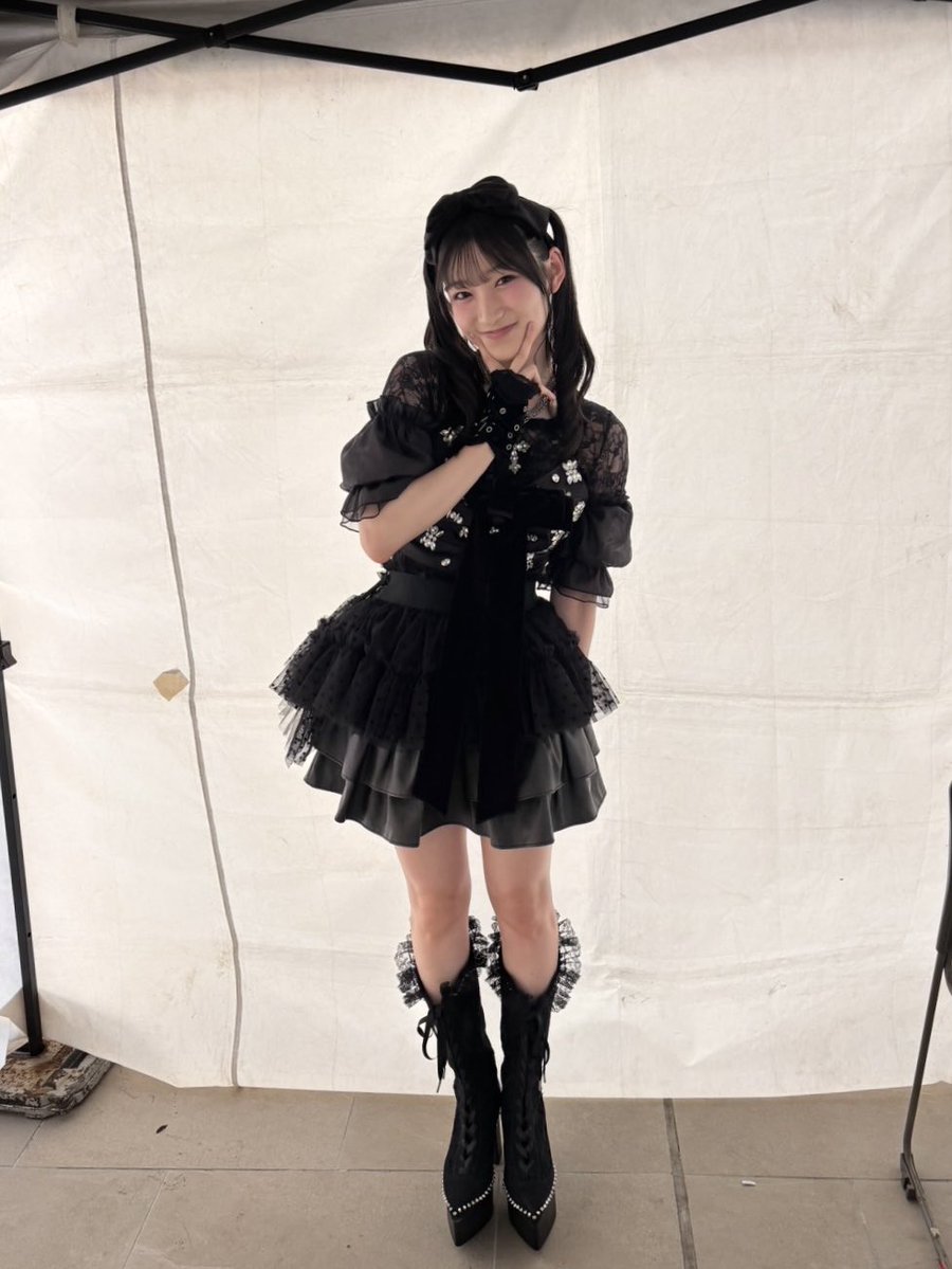 karin__miyamoto's tweet photo. 宮本Mg(マネージャー)です

#宮本佳林 5thシングル
「HANAKIN/シャニカマー」

リリースイベント1公演目のミニライブ終了いたしました✨
ライブ前とライブ中の宮本さんです🎀🎤

2公演目は18:30よりスタート！
イオンモール幕張新都心にてお待ちしております‼️ https://t.co/lYKRczctBl