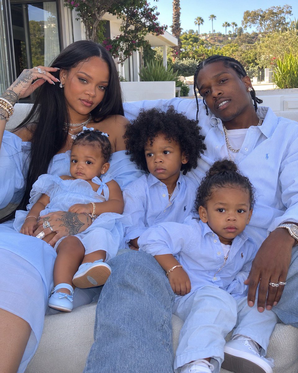 Rubeecoo's tweet photo. Rihanna and Asap Rocky poses with their children in a family portrait looking really cool in All white 😍😍 https://t.co/liWRG5eo2K
