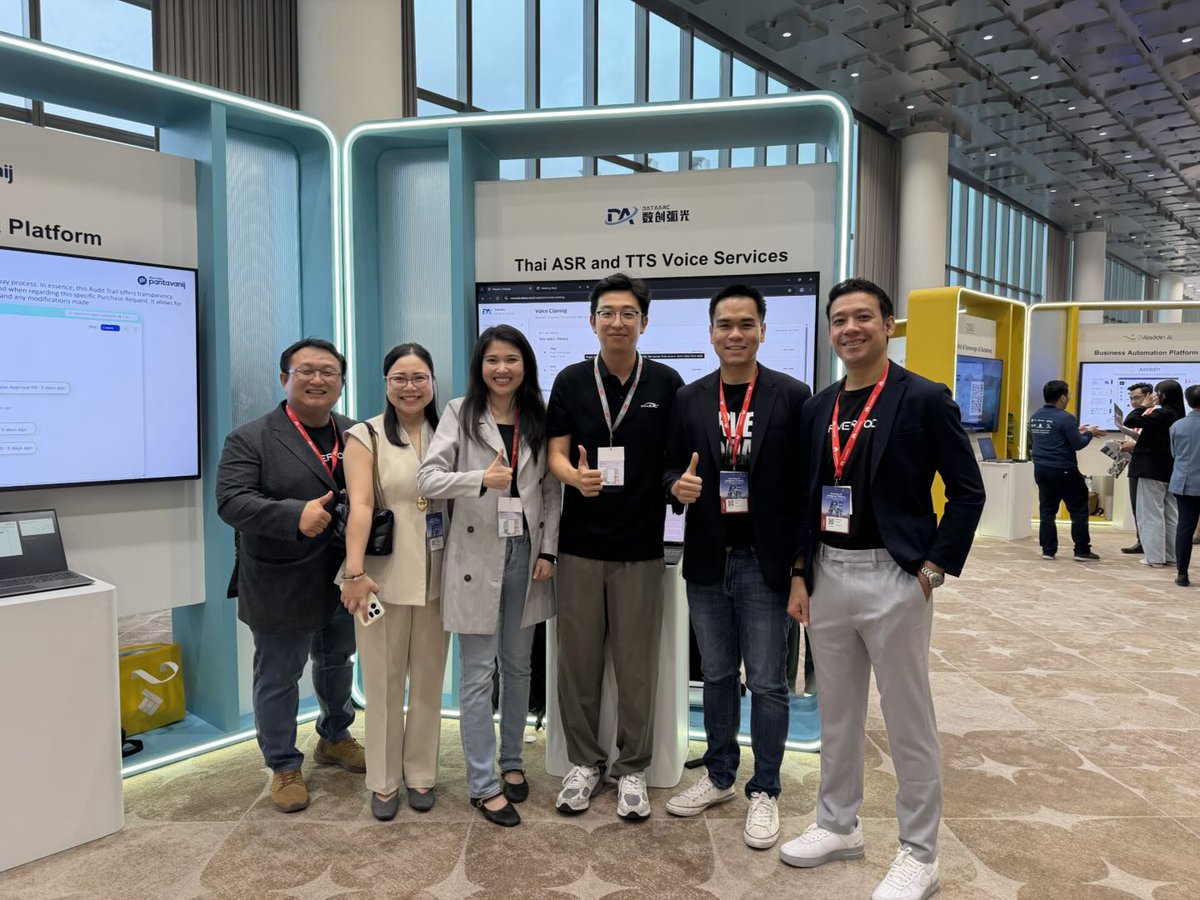 ArclekOfficial's tweet photo. Huawei Thailand Digital &amp; AI Summit 2026: AI got practical. 🔥💥

Customers asked: can AI Meeting Notes work for Thai?  DataArc's answer: Thai/English audio, 10+ hr recordings, 99%+ summaries.🫡

Praised by Thai gov agencies &amp; enterprises; several firms eye pilots/partnerships！ https://t.co/PaGnENXgVH