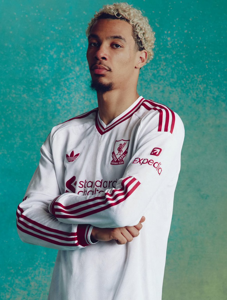 skovic90's tweet photo. From the streets of Liverpool to the world 🌍🔥 The 2026/27 Liverpool away kit has arrived, unveiled in style in New York. New city, same ambition. Up the Reds. ❤️⚪️

#LFC #LiverpoolFC #YNWA #LiverpoolKit https://t.co/WSxHhZ83Xu