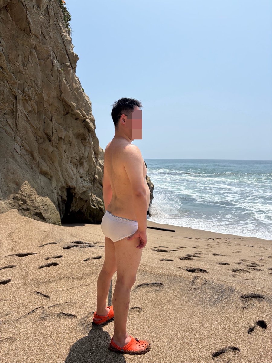 ok2cal's tweet photo. お友達と🌊パンティ https://t.co/ObgymKkKkl