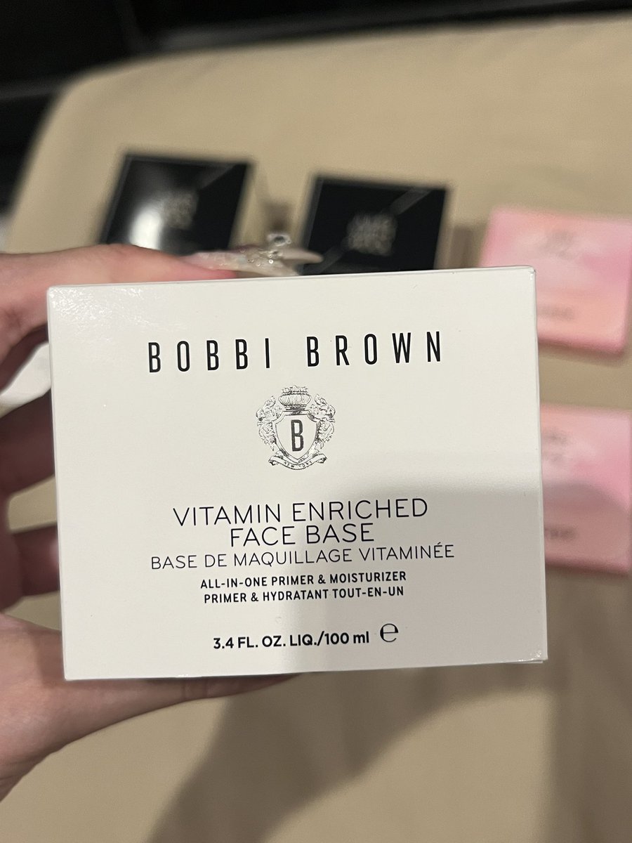 Ruczk_'s tweet photo. Bobbi Brown Vitamin Enriched Face Base+ 100 ml  💖3900 💖 https://t.co/jfGErIGSGm