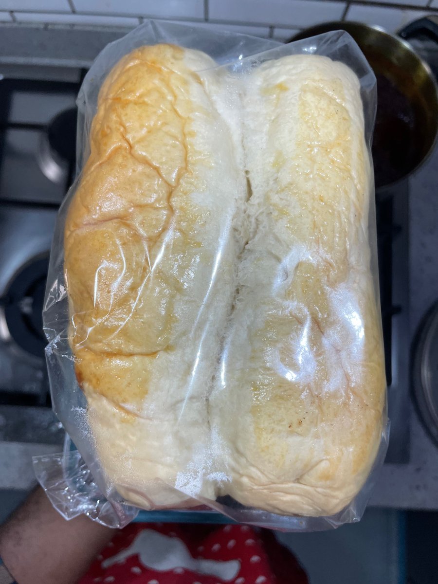 SymplyNoor's tweet photo. ewa agoyin (mashed beans), with agoyin sauce, two eja kika, one hard boiled egg, plantain and white bread. 

🏷️ N2,499. https://t.co/oiIVDVMHLU